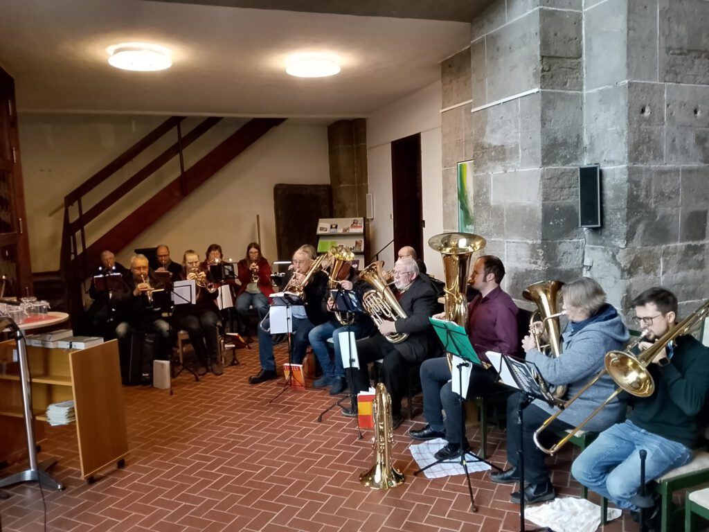 Posaunenchor Nordhausen im Einsatz in der Frauenbergkirche (Foto: V. Kremzow)